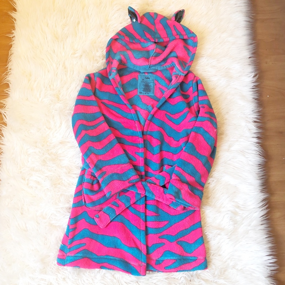 Girl’s Justice robe, sz 8/10
